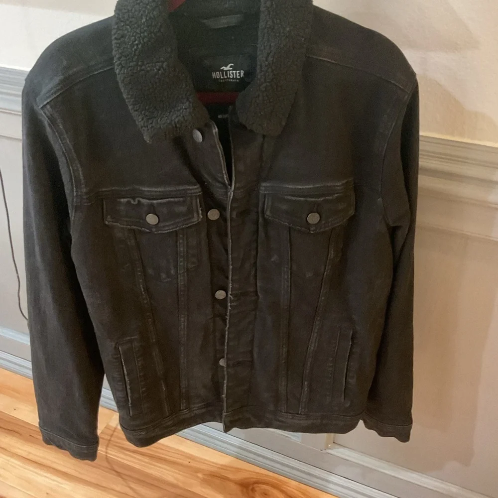Hollister Men's Black  Sherpa-Trim Button Jacket